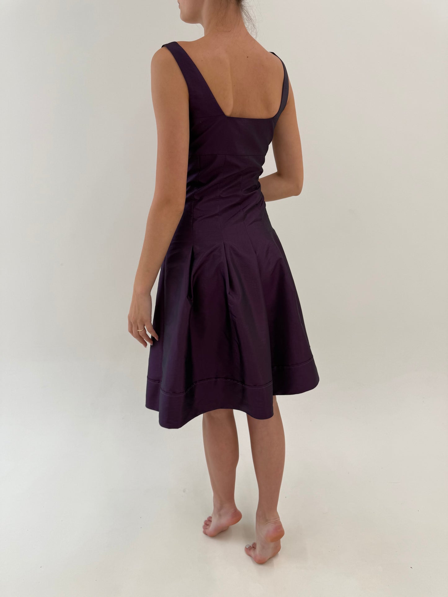 Rochie aubergine cu corsaj de designer din tafta naturală perlata ușor