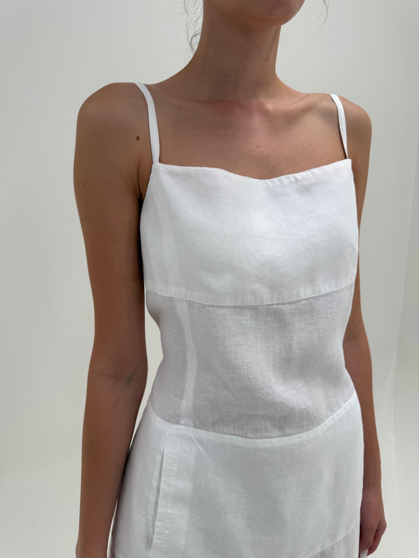 Rochie Max Mara din in pur în croi minimalist cu buzunare