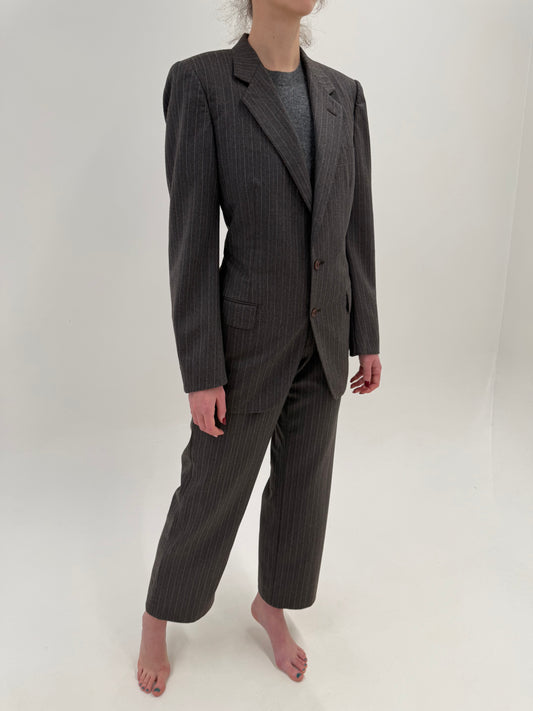 Costum high end italian din stofă luxury Cerutti taupe plină cu dungi fine verticale