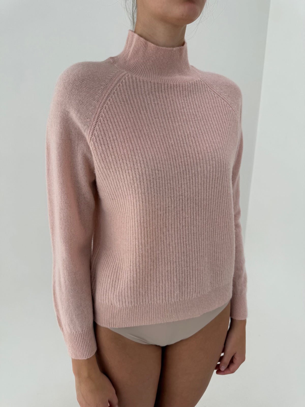 Maleta petite powder Pink din cașmir în croi lejer