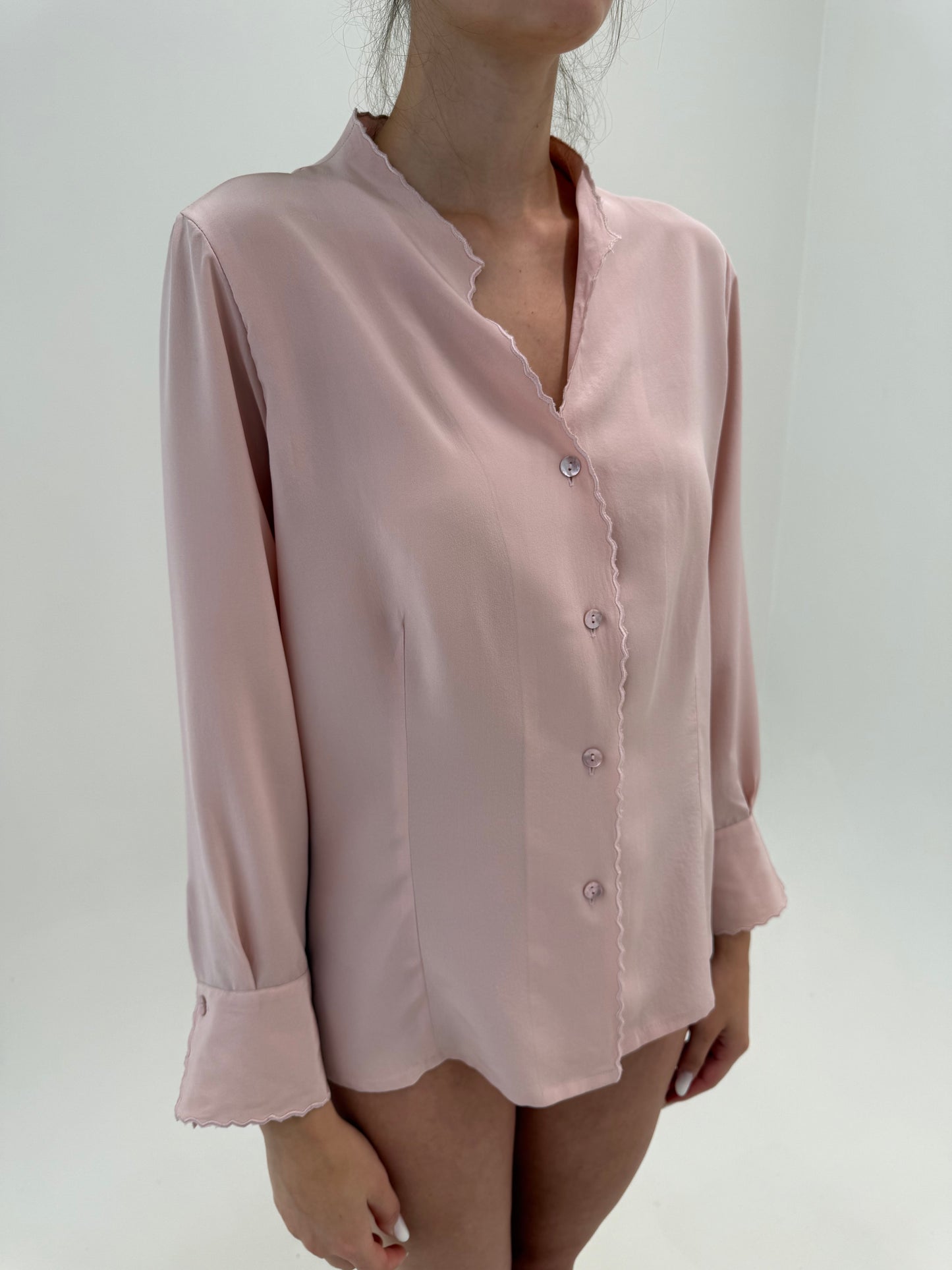 Cămașa vintage din mătase naturală powder Pink cu tivuri brodate