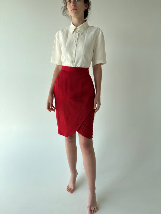 Fustă tulip din mătase naturală cherry red texturată