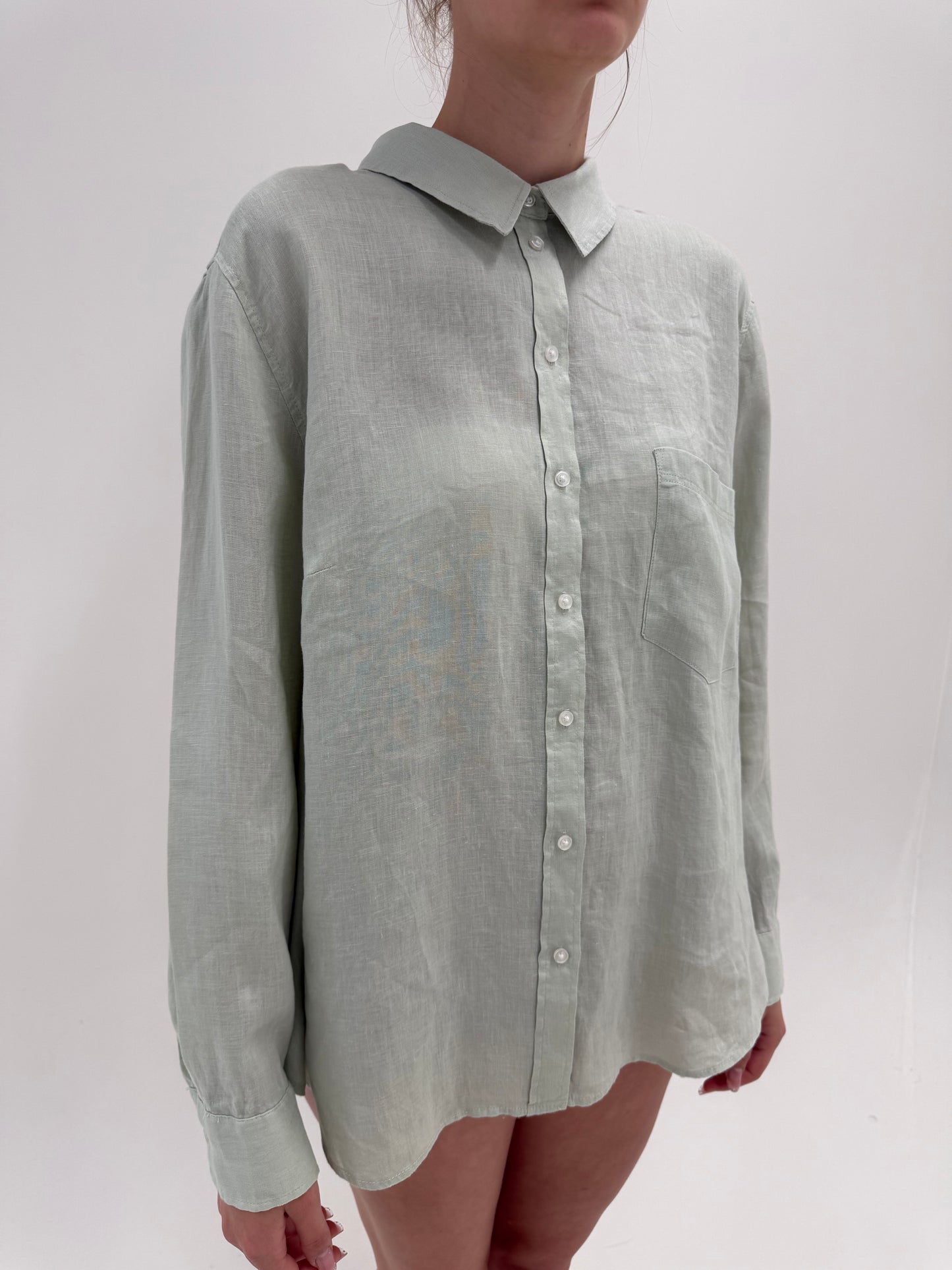 Cămașa dusty mint green din in în croi oversized petite