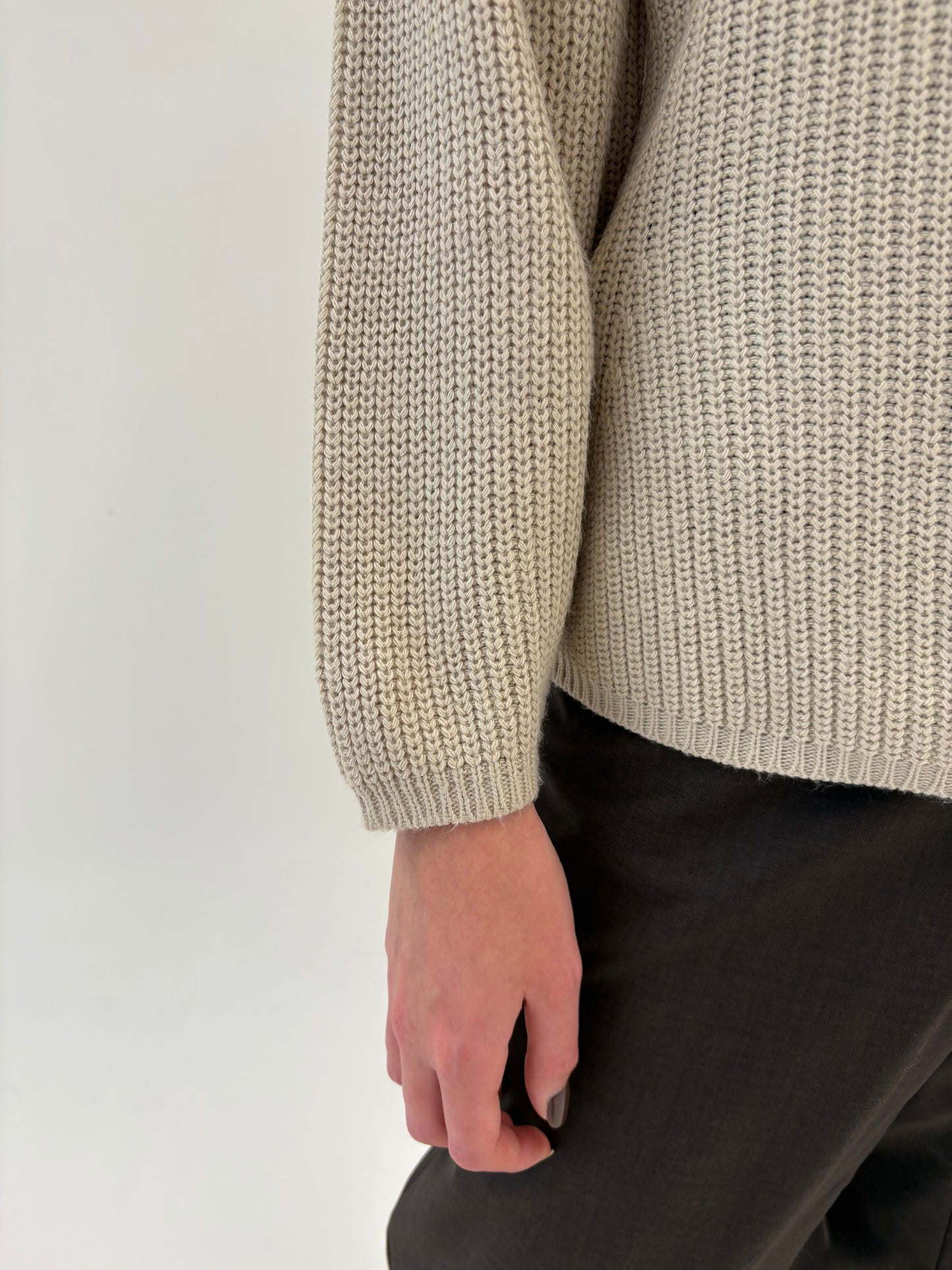 Maleta italiană off white petite in croi lejer din lana extrafina groasă