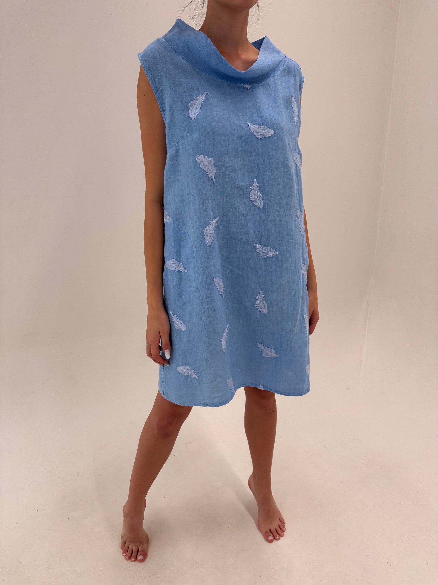 Rochie baby blue italiană din in premium în croi minimalist cu buzunare