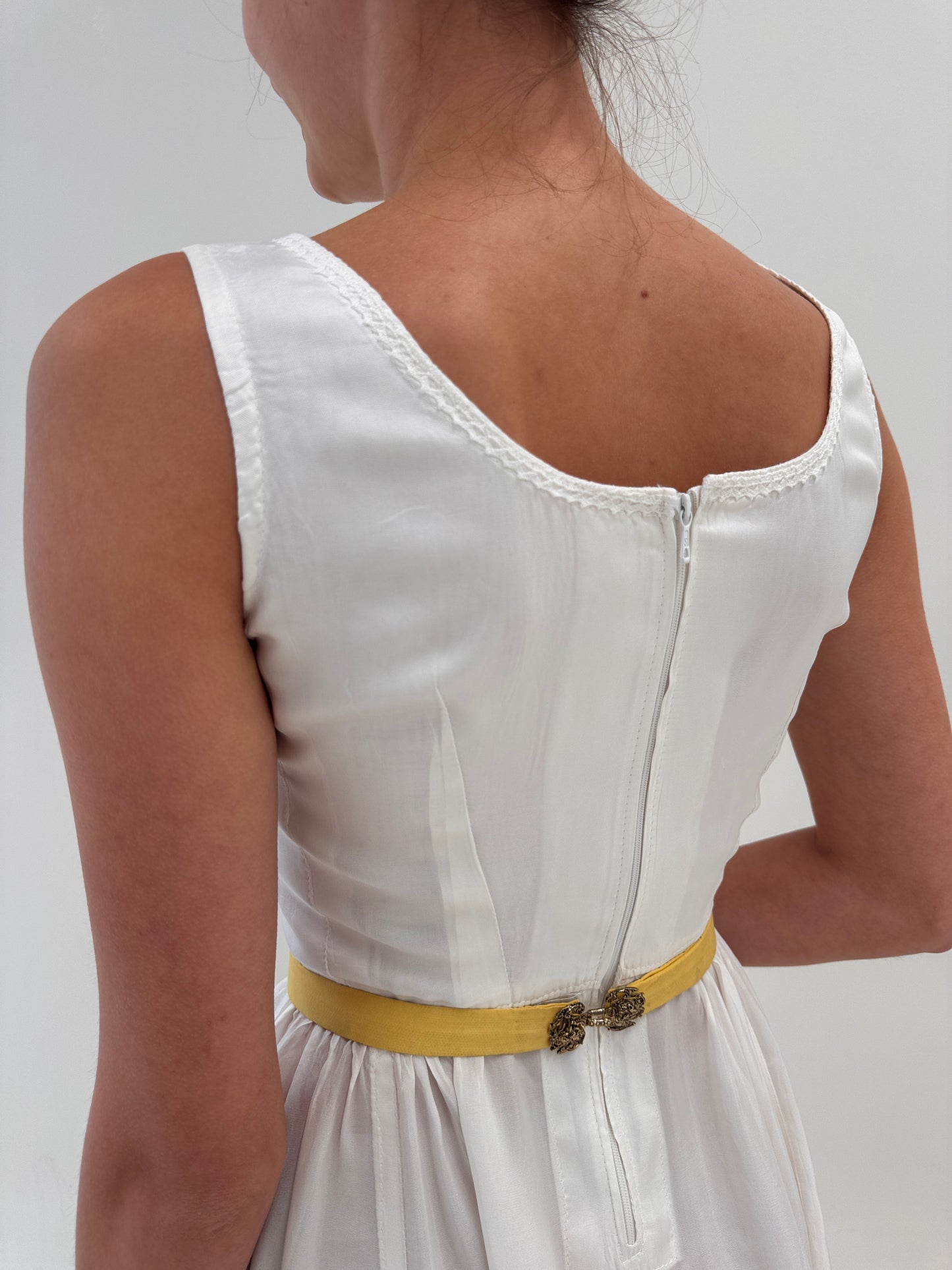 Set vintage de seară couture cu rochie maxi și ‘sort’ cu aplicații manuale 3D pe organza de mătase