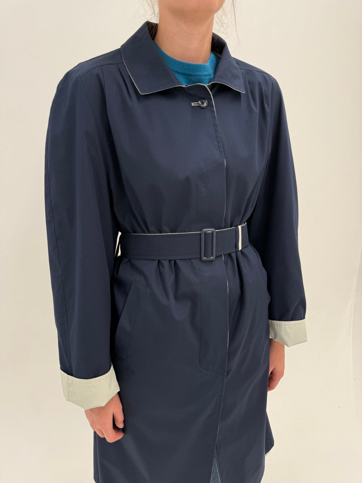 Trench vintage din gatabardina in croi revenit în trend cu talie reglabilă și 2 fețe
