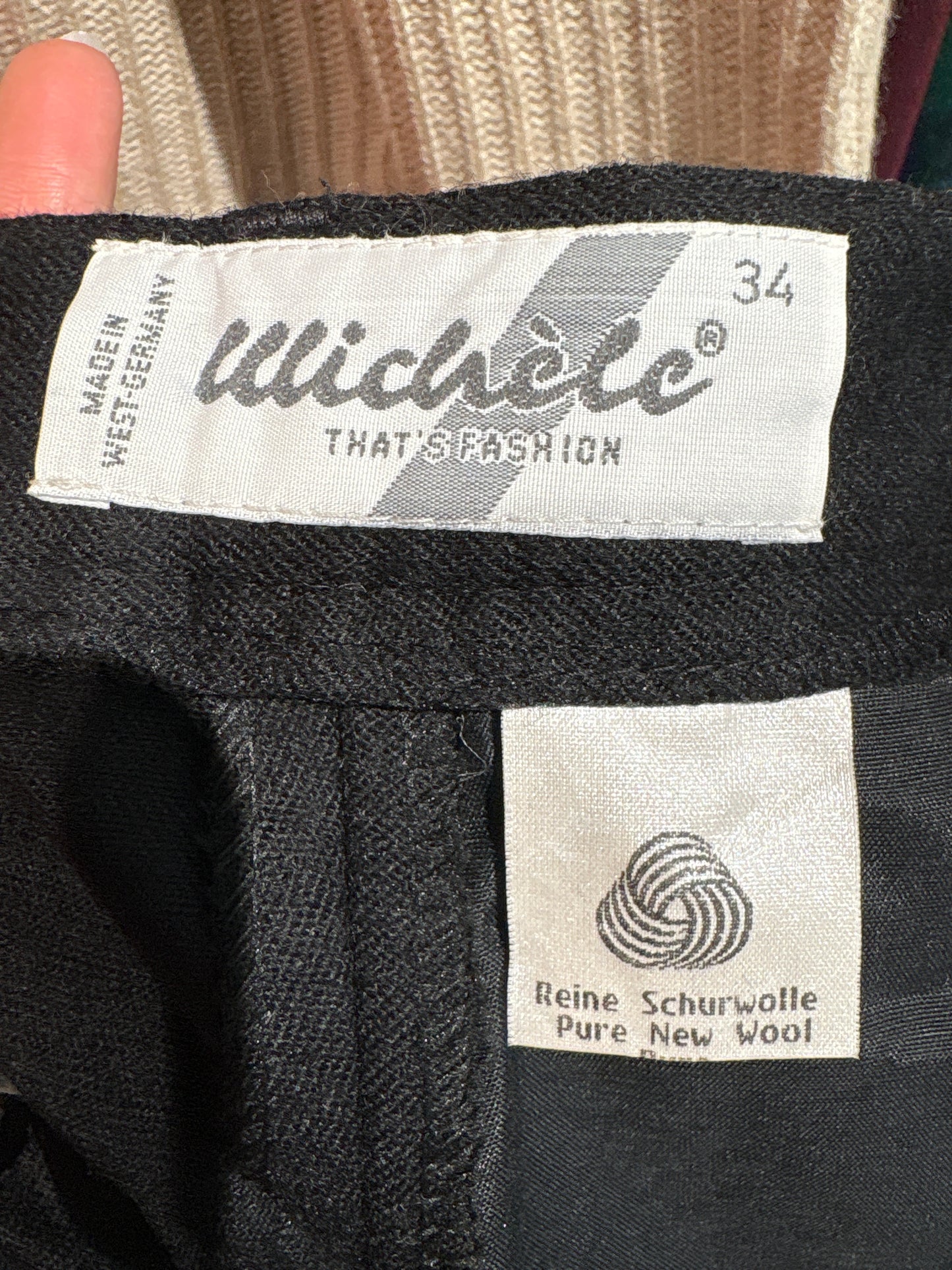 Pantaloni negri din lana pura extrafina cu talie ultra înaltă