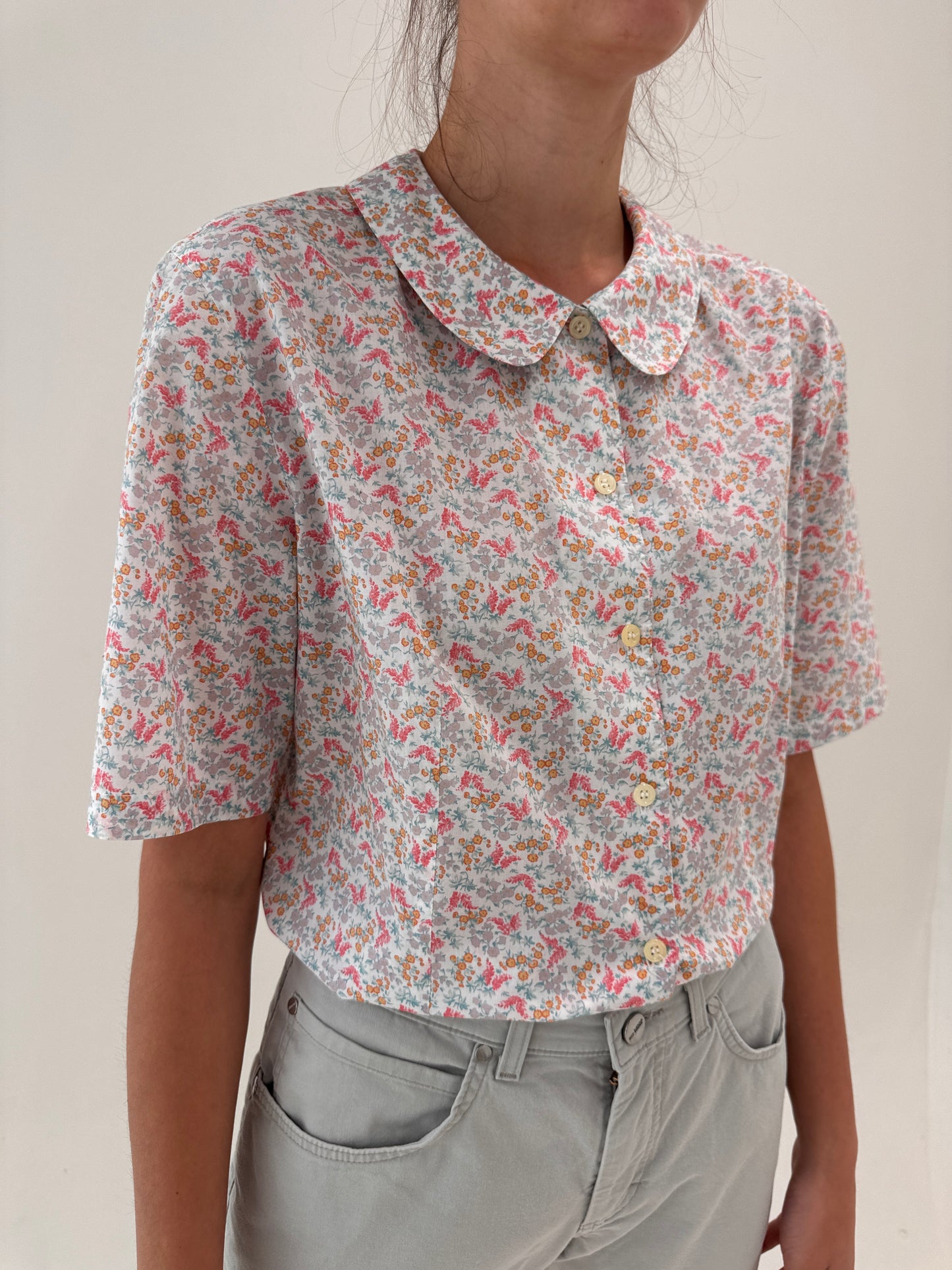 Cămașa de brand luxury vintage Cacharel cu print delicat și guler Peter Pan
