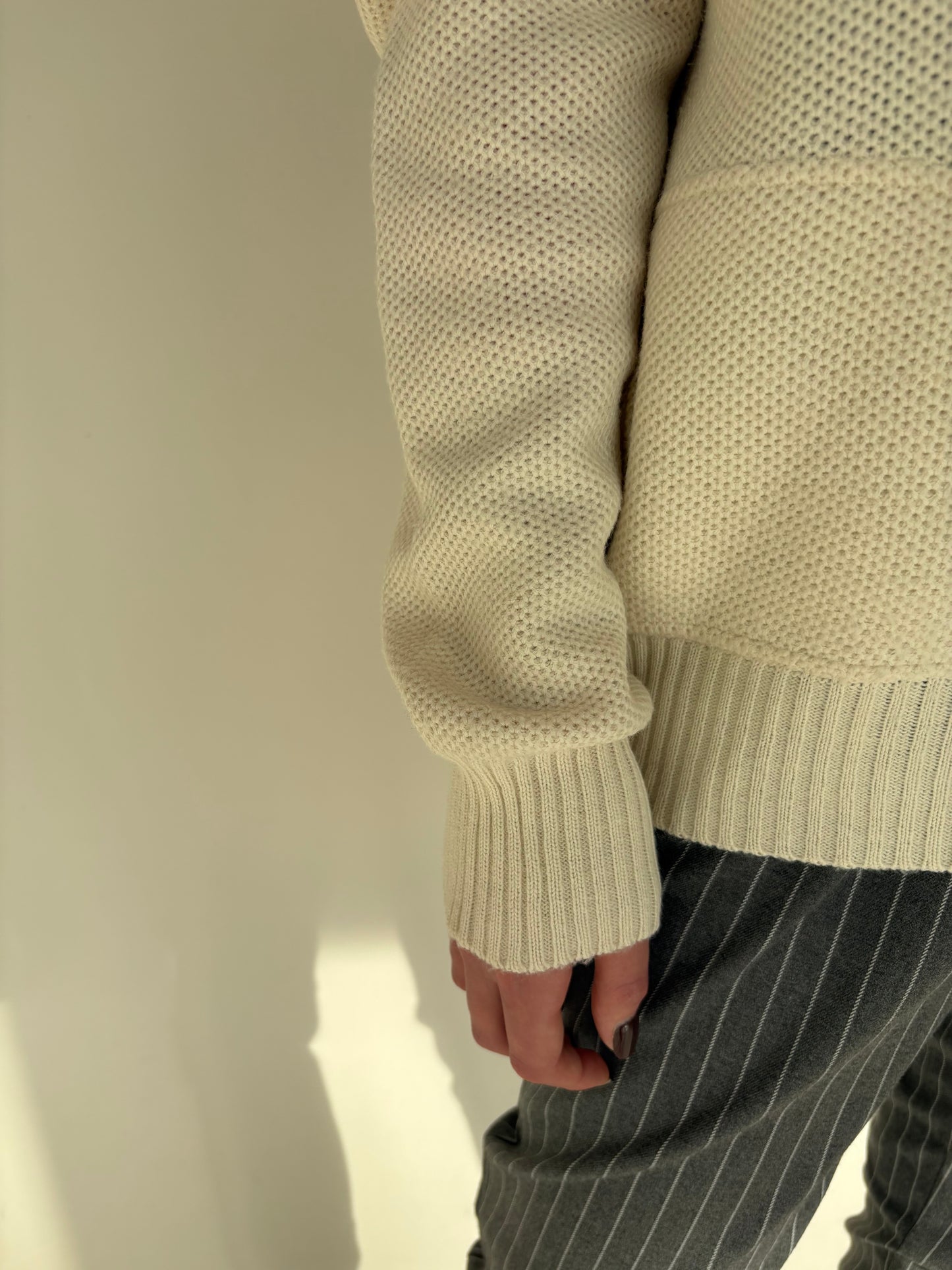 Jacheta tall butter white din lana merino extrafina de gramaj mare