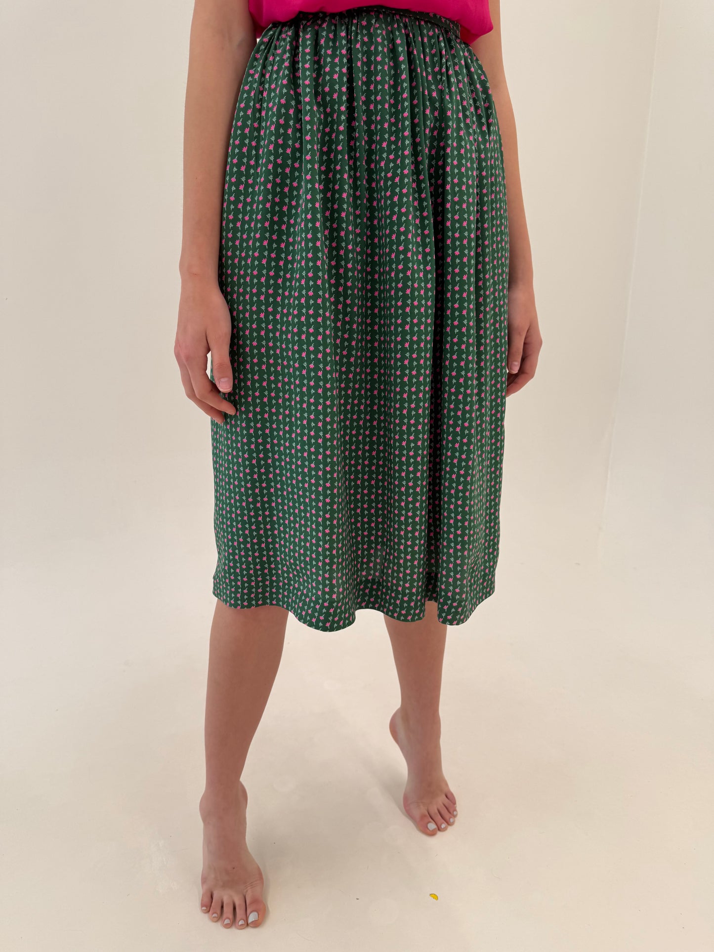 Fustă vintage din mătase naturală cu print floral fucsia midi