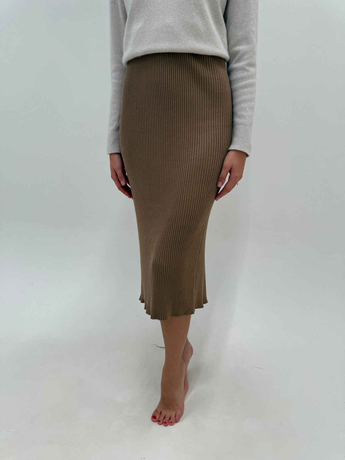 Fustă maxi light taupe din tricot ribbed de bumbac