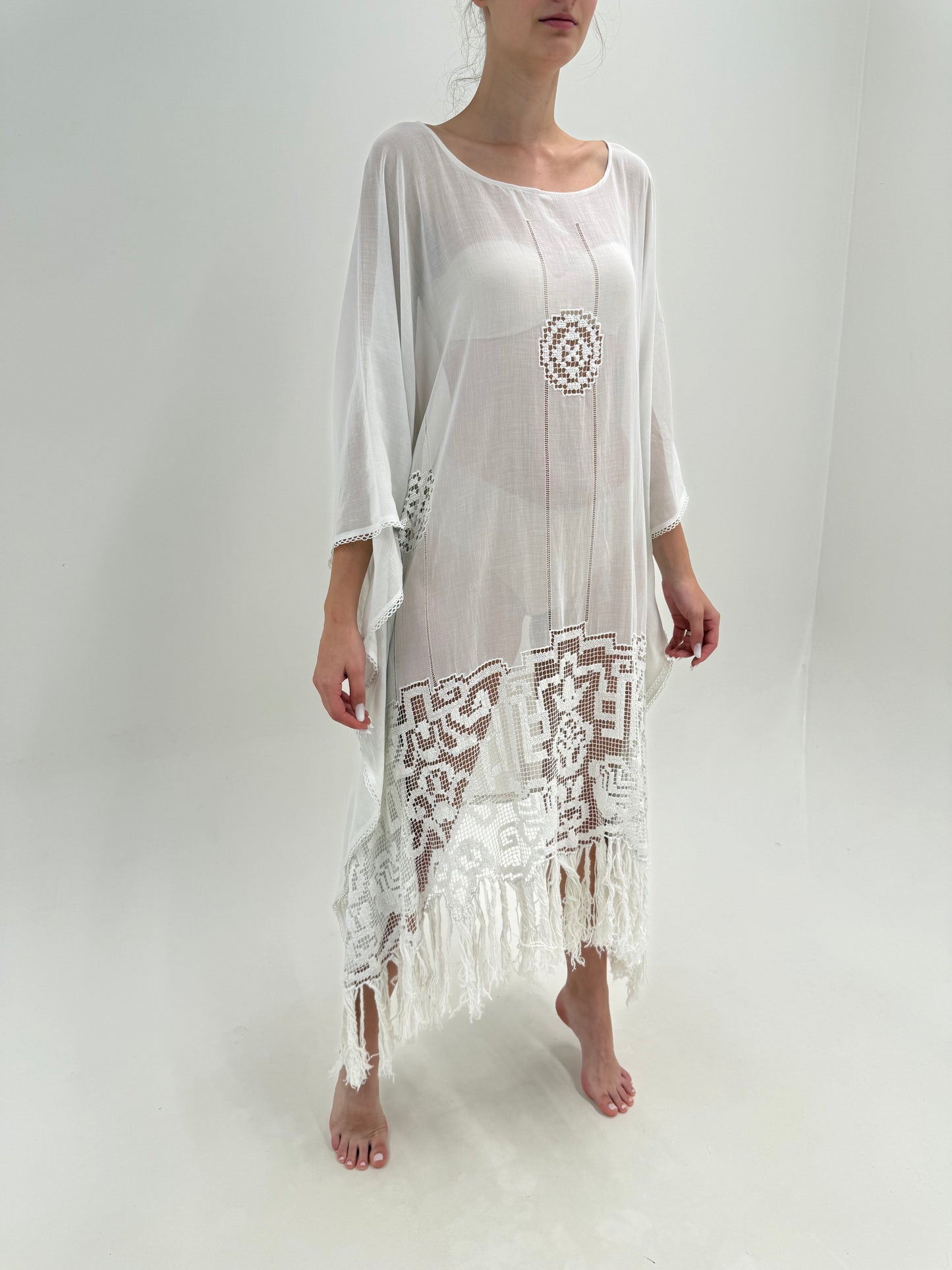 Kaftan ultra vaporos luxury lucrat manual cu macrame și broderie