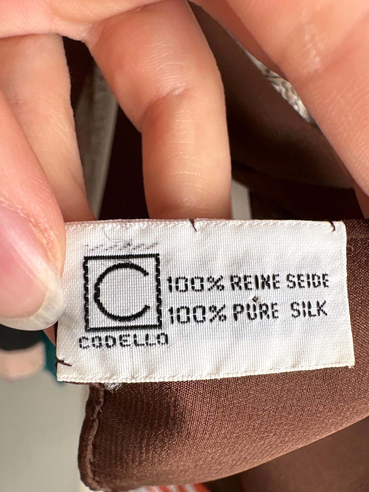 Eșarfă excepțională din mătase naturală de brand premium cu print elaborat