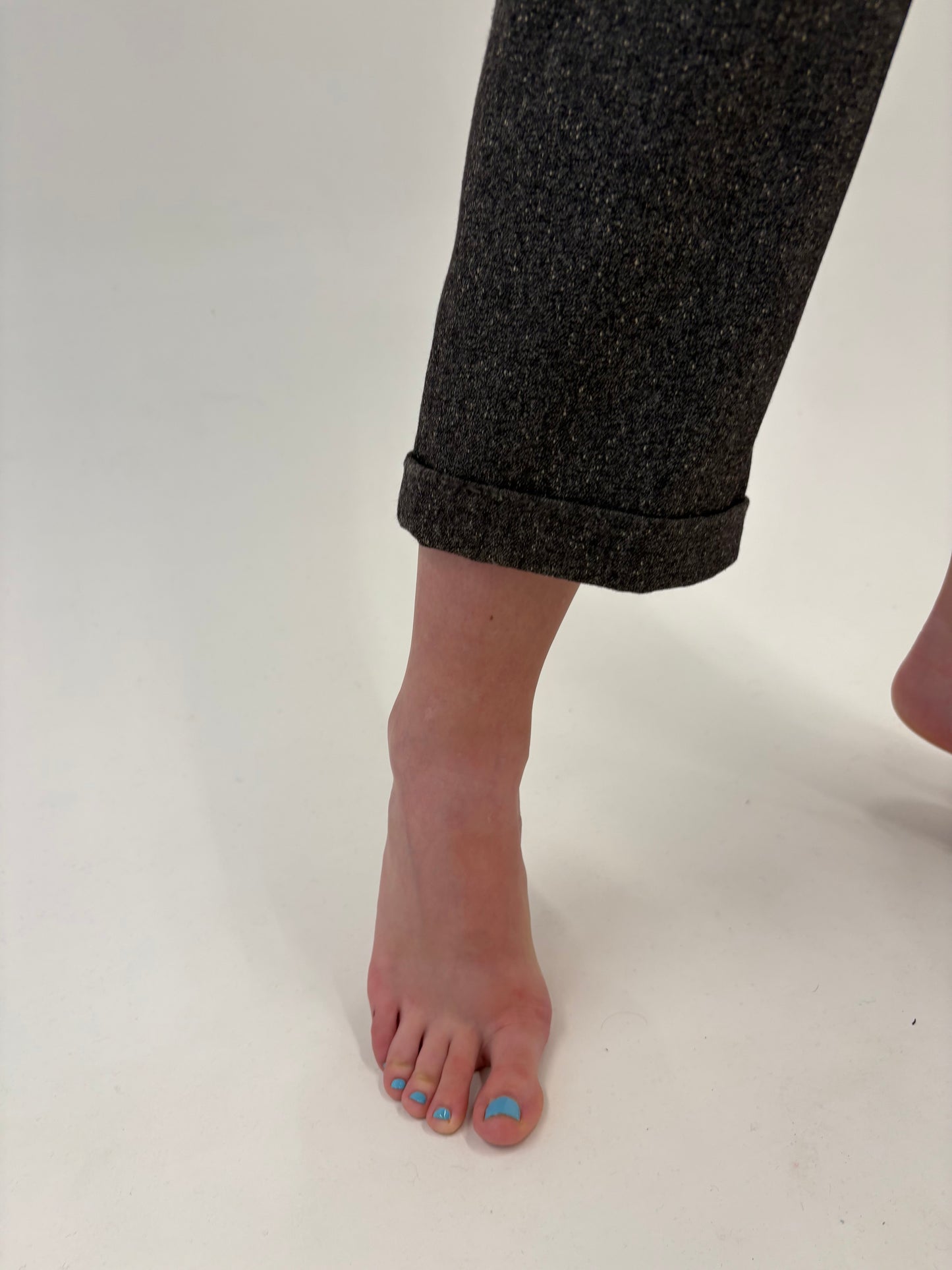 Pantaloni din stofă strech cu inserții ivoire și Sage green din mix de lana