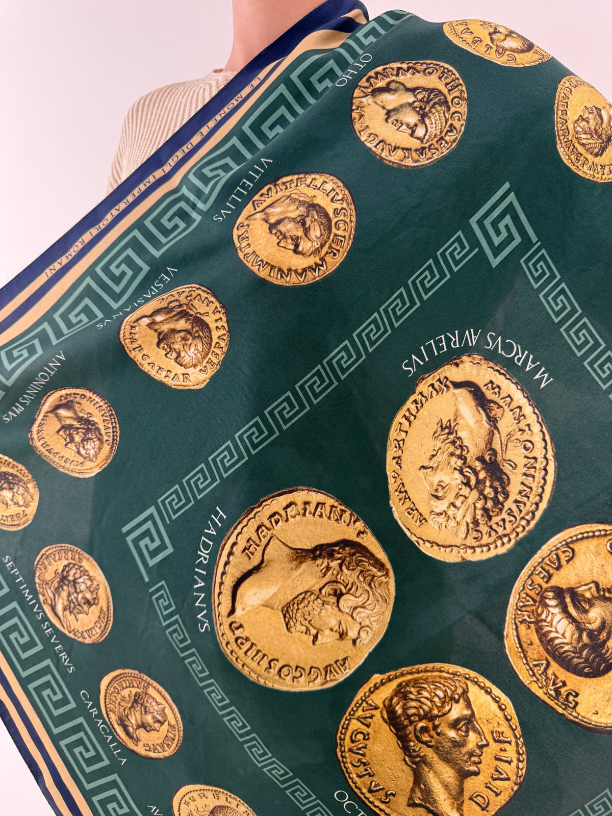 Eșarfă din twill de mătase naturală de casă italiană specializată în accesorii din mătase