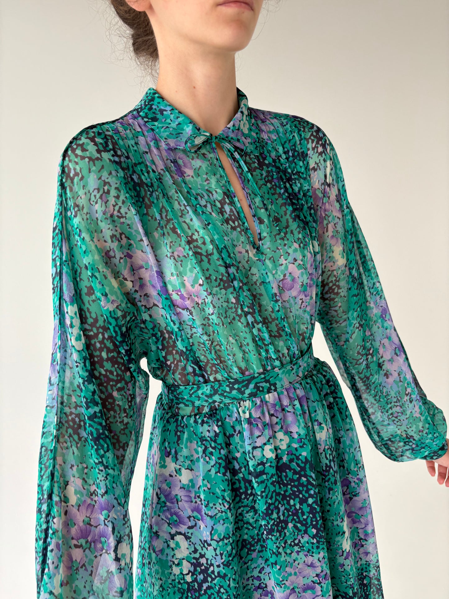 Rochie vintage de excepțională din mătase naturală cu talie reglabilă