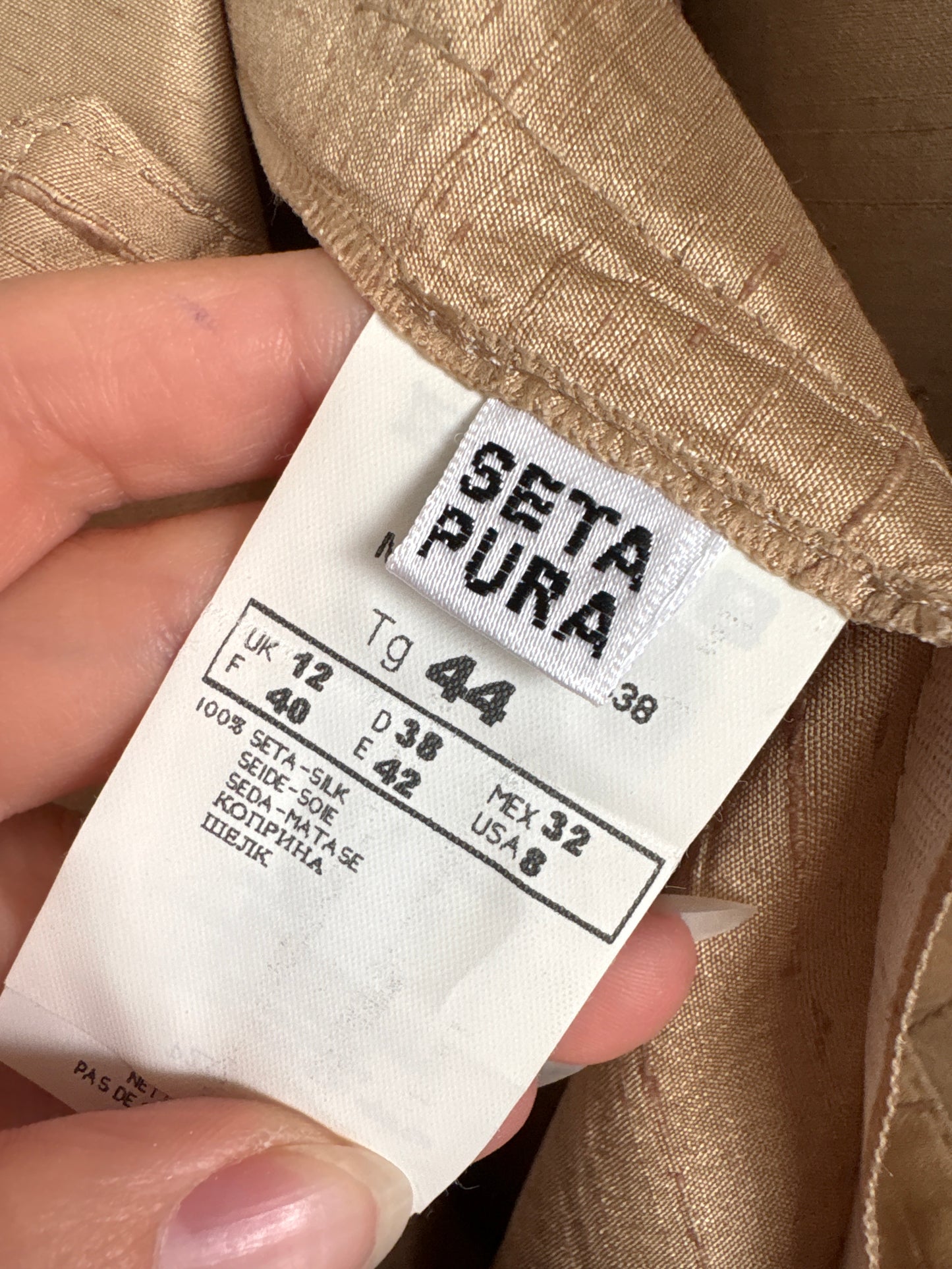 Costum camel din mătase naturală dupioni cu sacou cambrat și pantaloni drepți