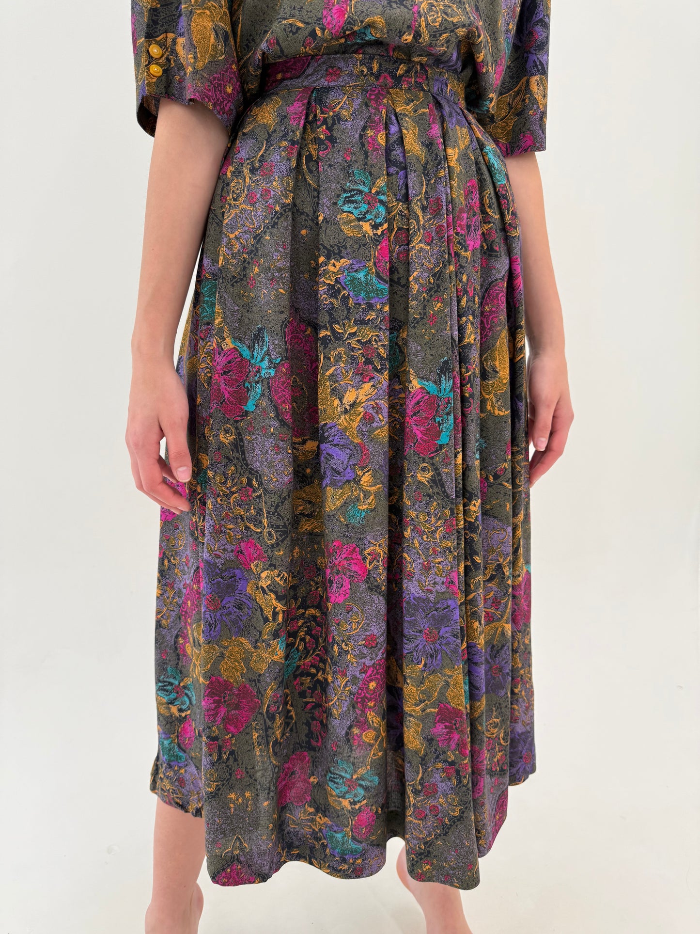 Deux piece vintage super vaporos de vară în culori superbe cu fustă maxi și top oversized