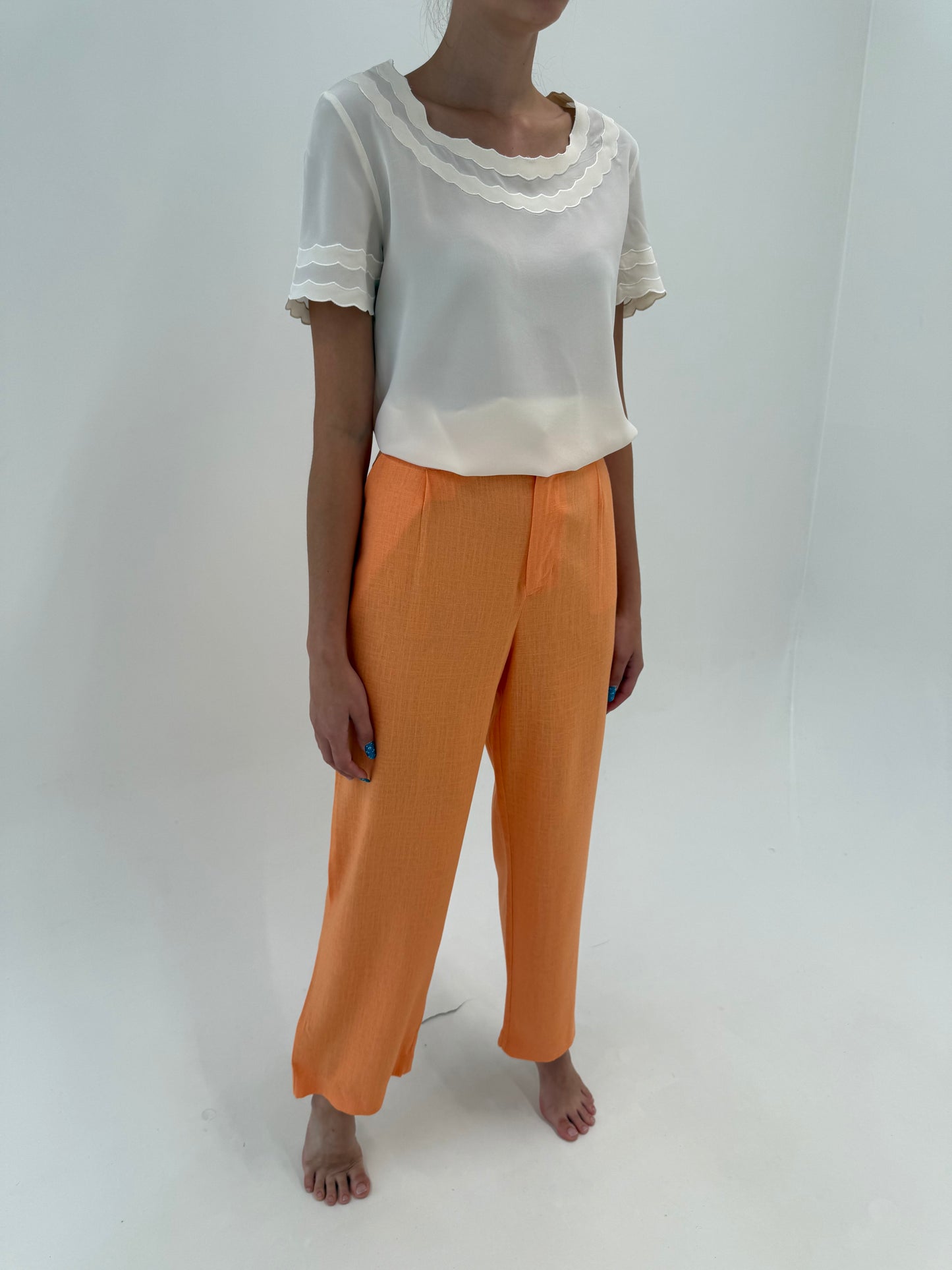 Pantaloni light orange cu pense și talie ultra inalta în croi drept din in premium