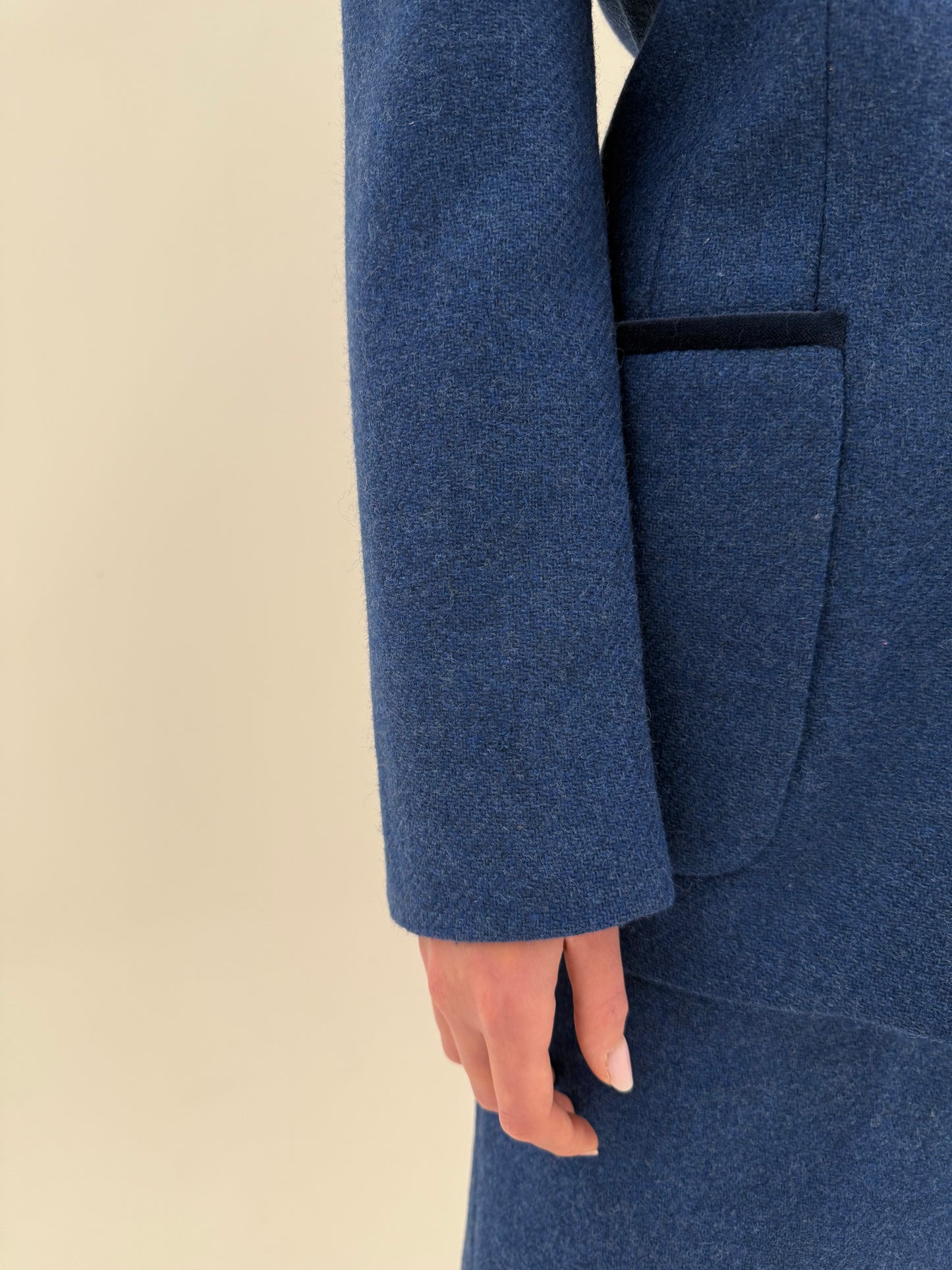 Costum high end italian din tweed de lana extrafina