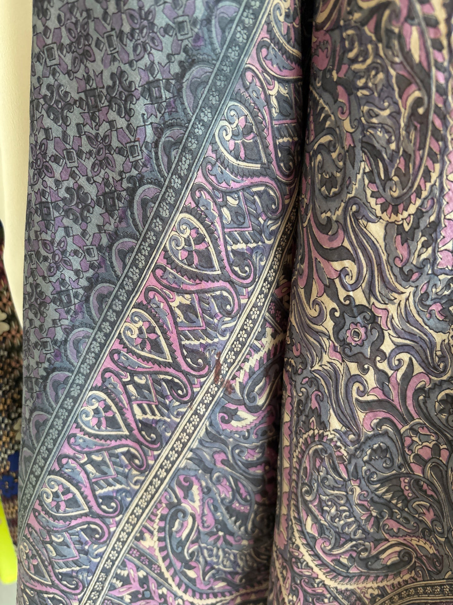 Fustă maxi petrecută din mătase naturală cu print paisley