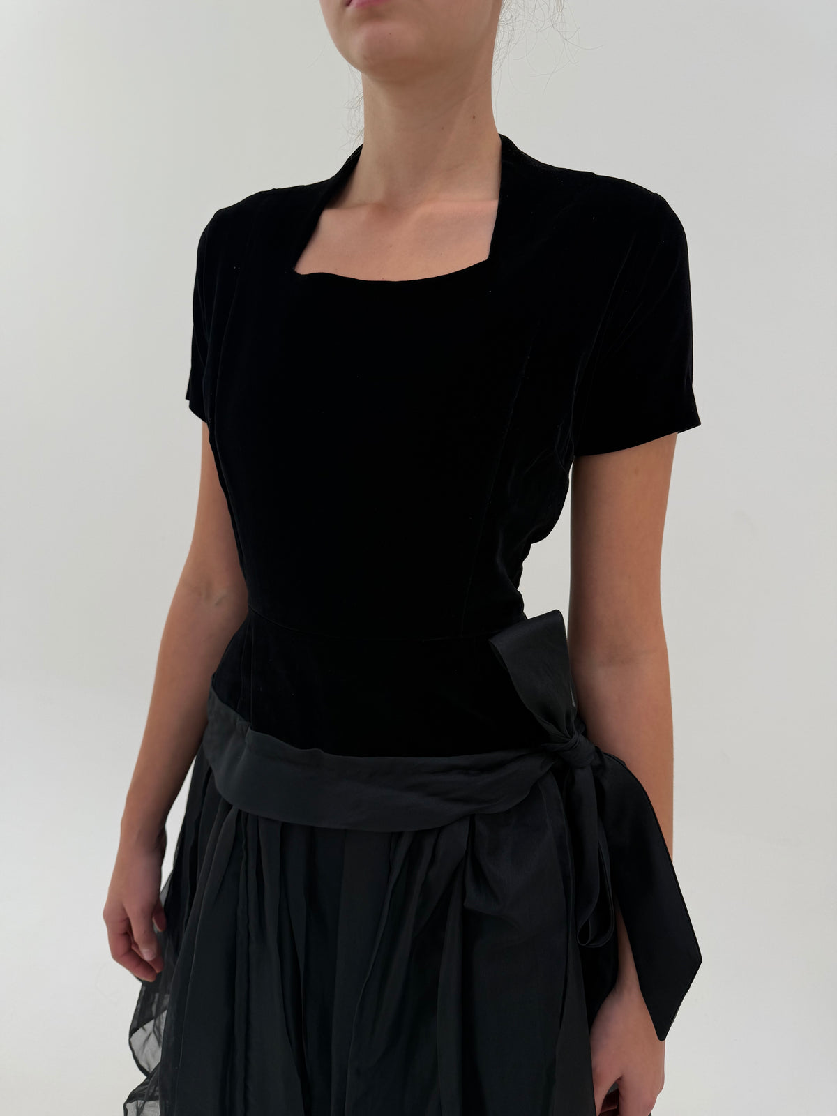 LBD old vintage anii 50 din catifea și organza de mătase naturală în straturi