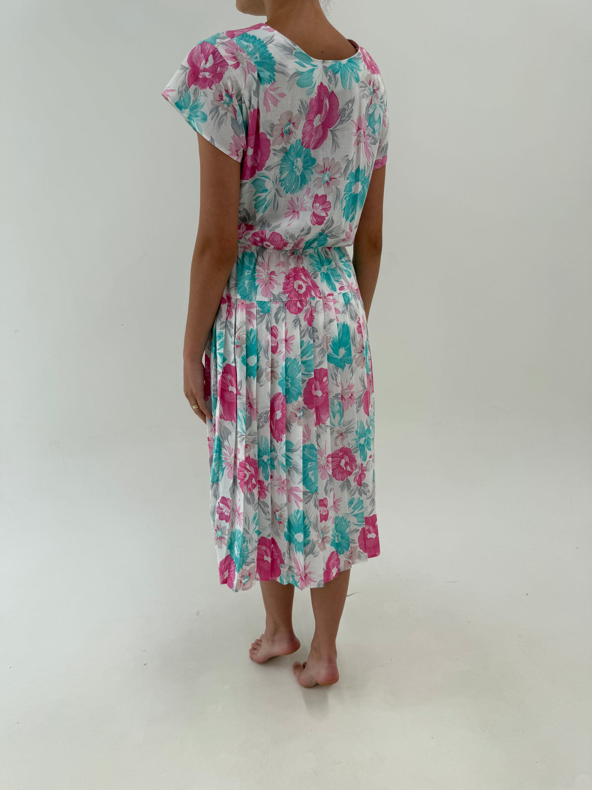 Rochie vintage în culori superbe din panzica de bumbac cu talie marcata elastică