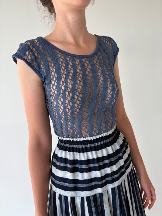 Top cambrat din jerse super vaporos dantelat