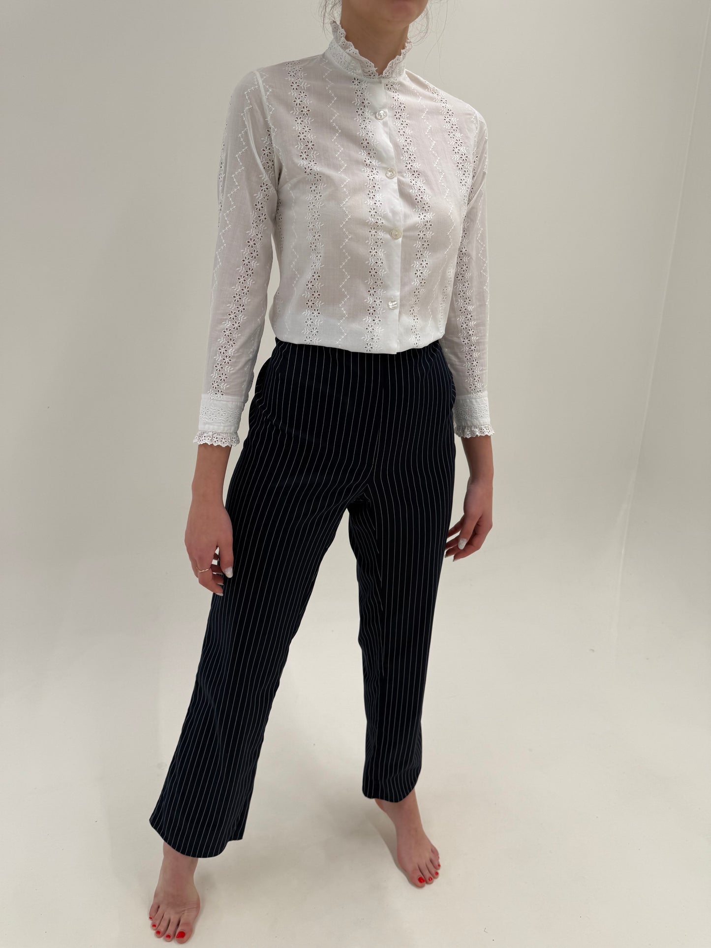Pantaloni high end Madeleine din bumbac cu dungi fine verticale