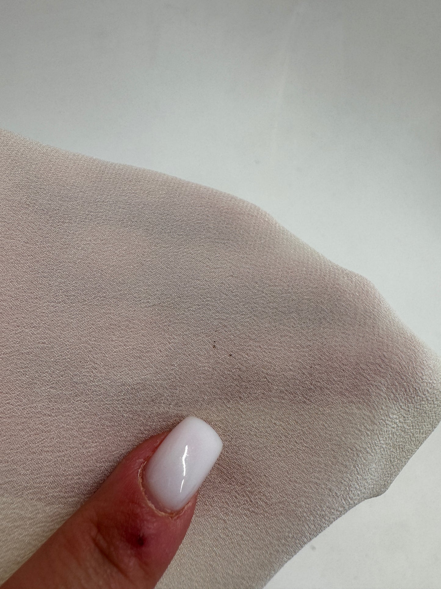 Tunica din mătase naturală butter white în croi minimalist