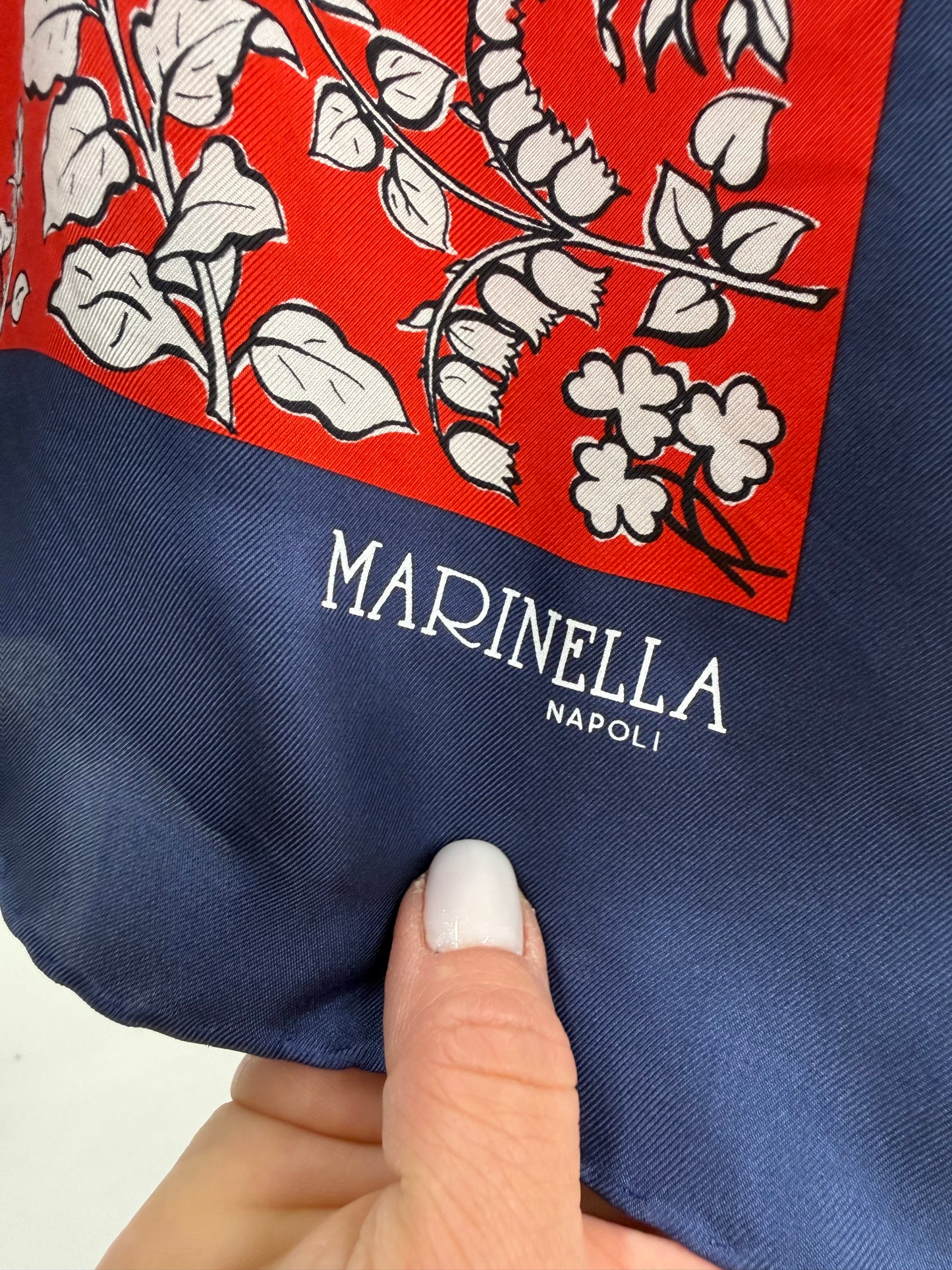 Eșarfă XL din mătase naturală baby Blue în combinație clasică de culori