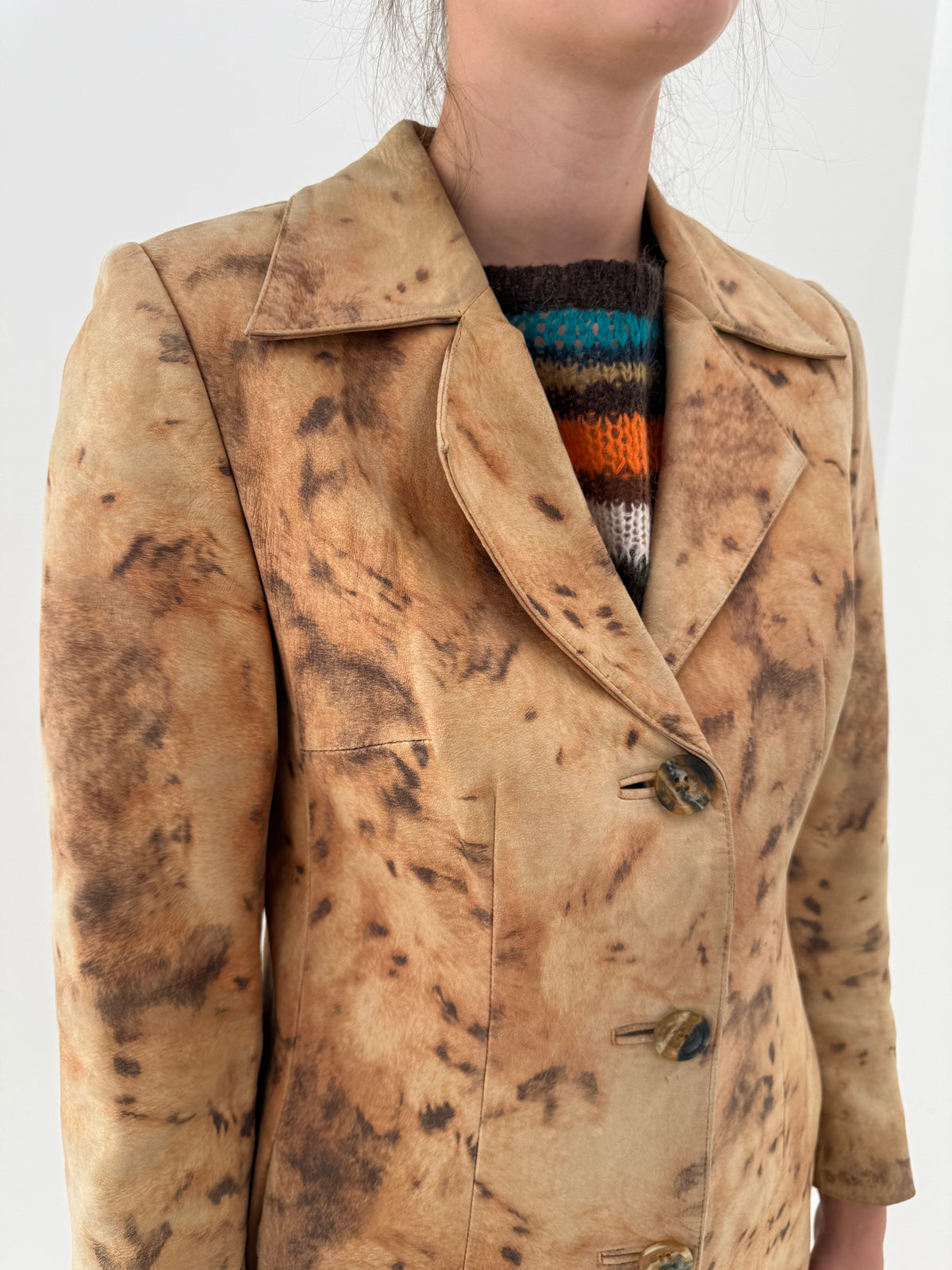 Trench din piele naturală extrem de moale camel cu animal print stilizat