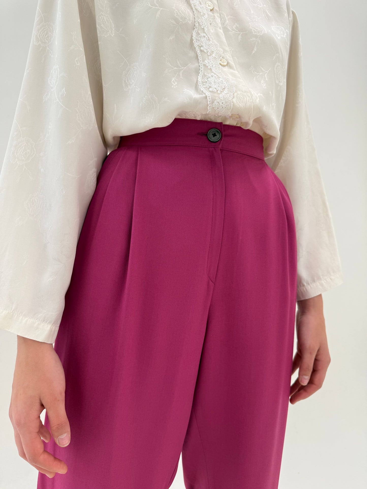 Deux piece dark fucsia de vară cu sacou ușor cambrat și pantaloni cu pense