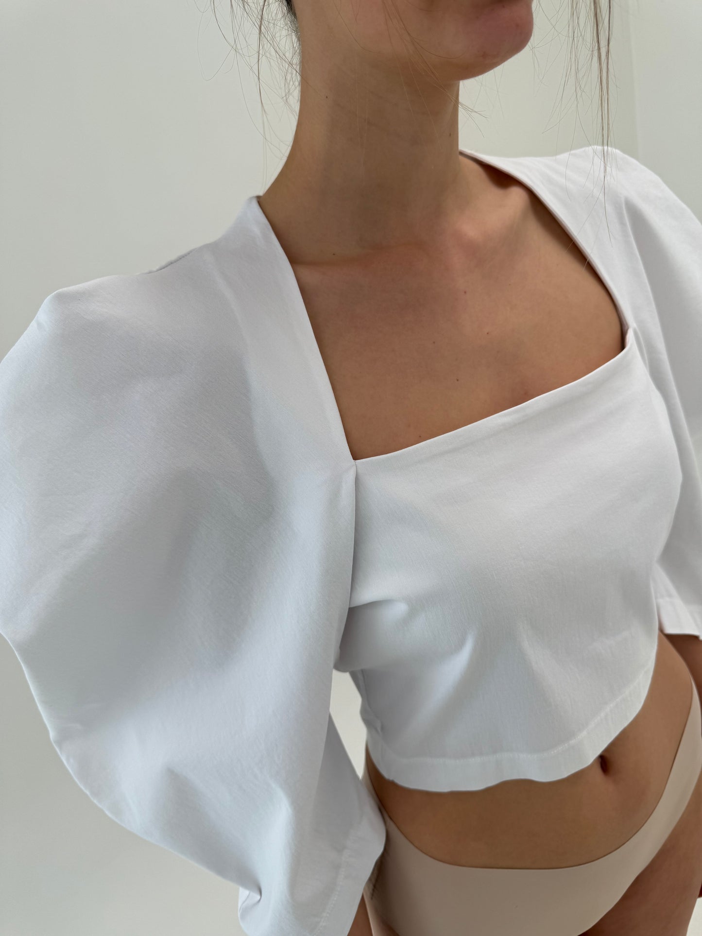 Top cu volum modern modelator din poplin de bumbac și vâscoza