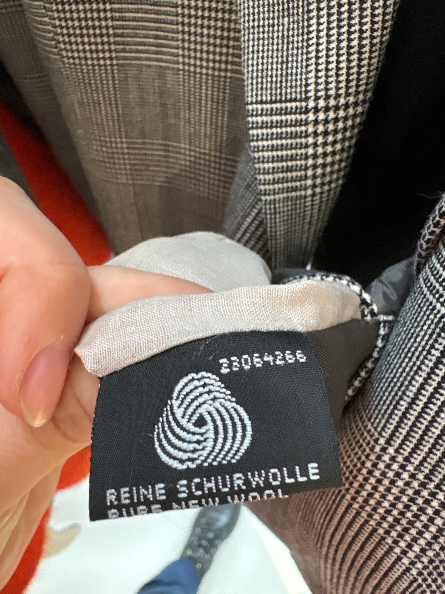 Sacou în carouri pied de coq alb negru din lana extrafina certificată