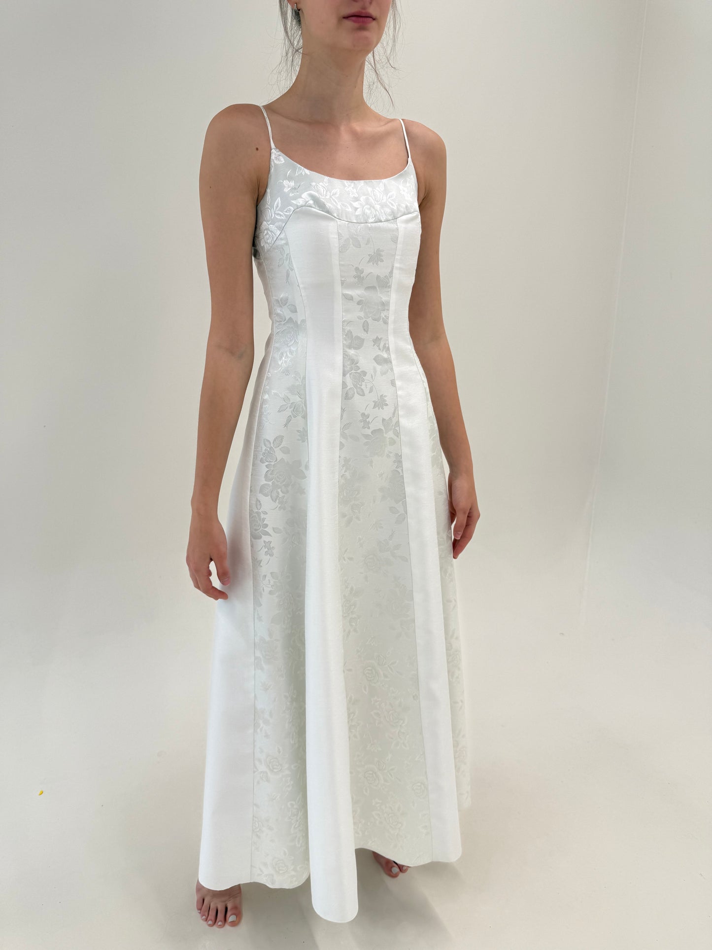 Rochie vintage maxi superbă cu efect argintiu finuț cu corsaj și fusta amplă