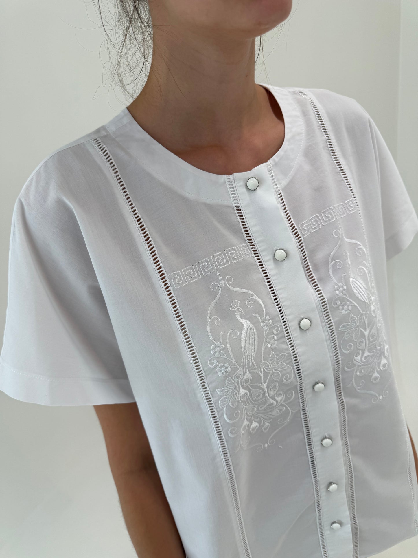 Camasa vintage cu 2 tipuri de broderie și nasturi tip perla