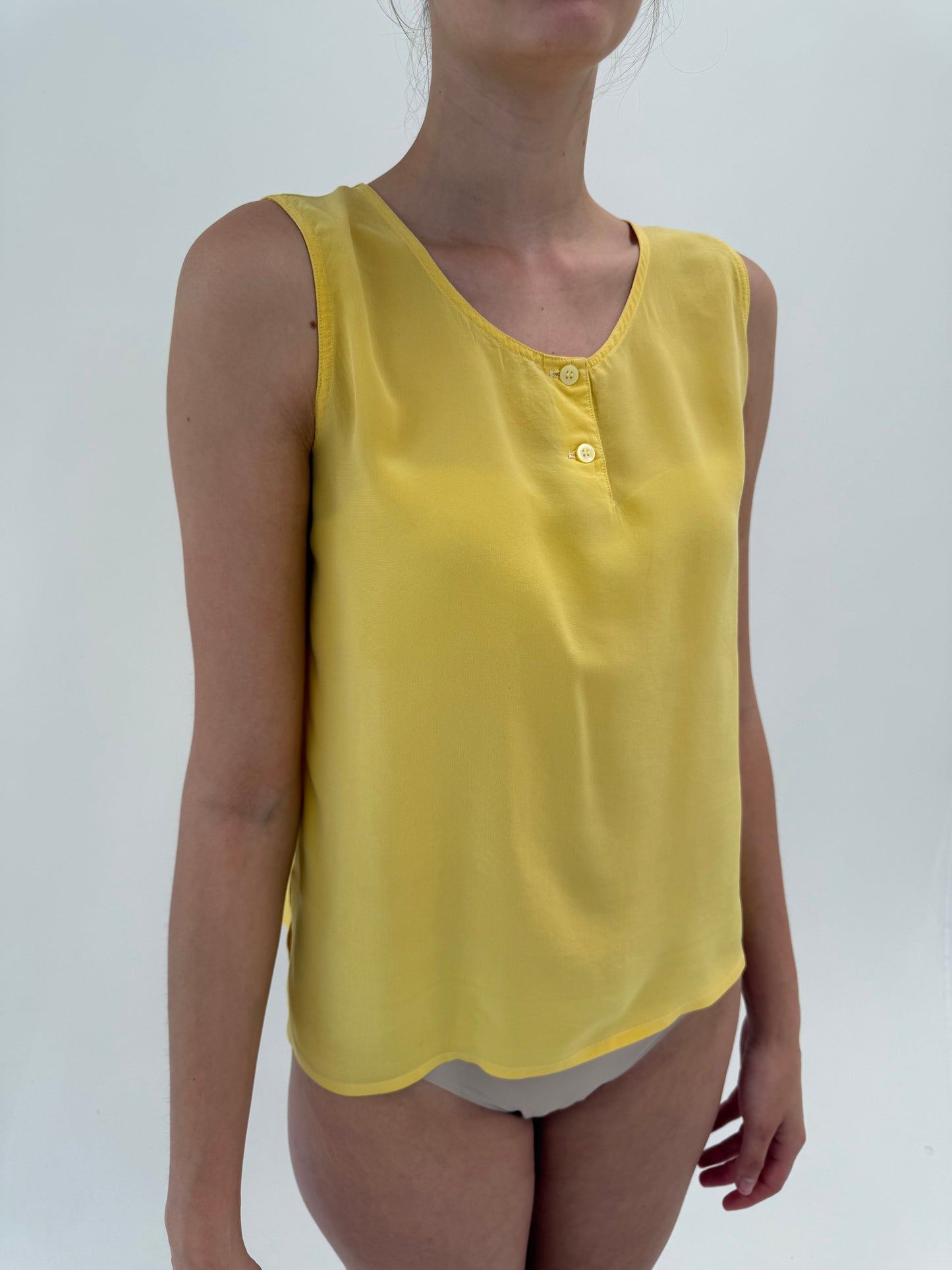 Top butter yellow din mătase naturală în croi minimalist