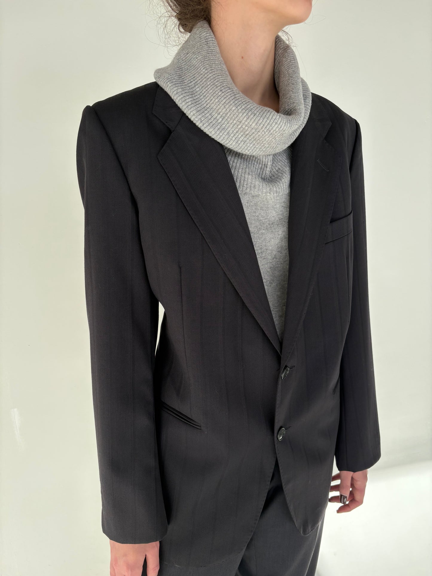 Sacou italian în croi actual steel gray cu dungi fine verticale negre