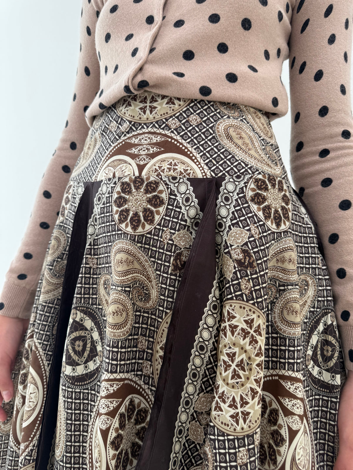 Fustă excepțională din twill de mătase naturală chocolate brown cu print camel