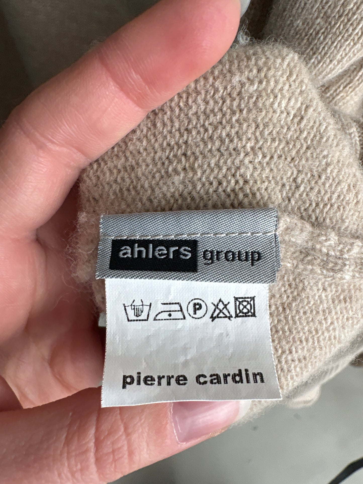 Pulover nude de brand luxury Pierre Cardin din lana extrafina cu cașmir în croi lejer