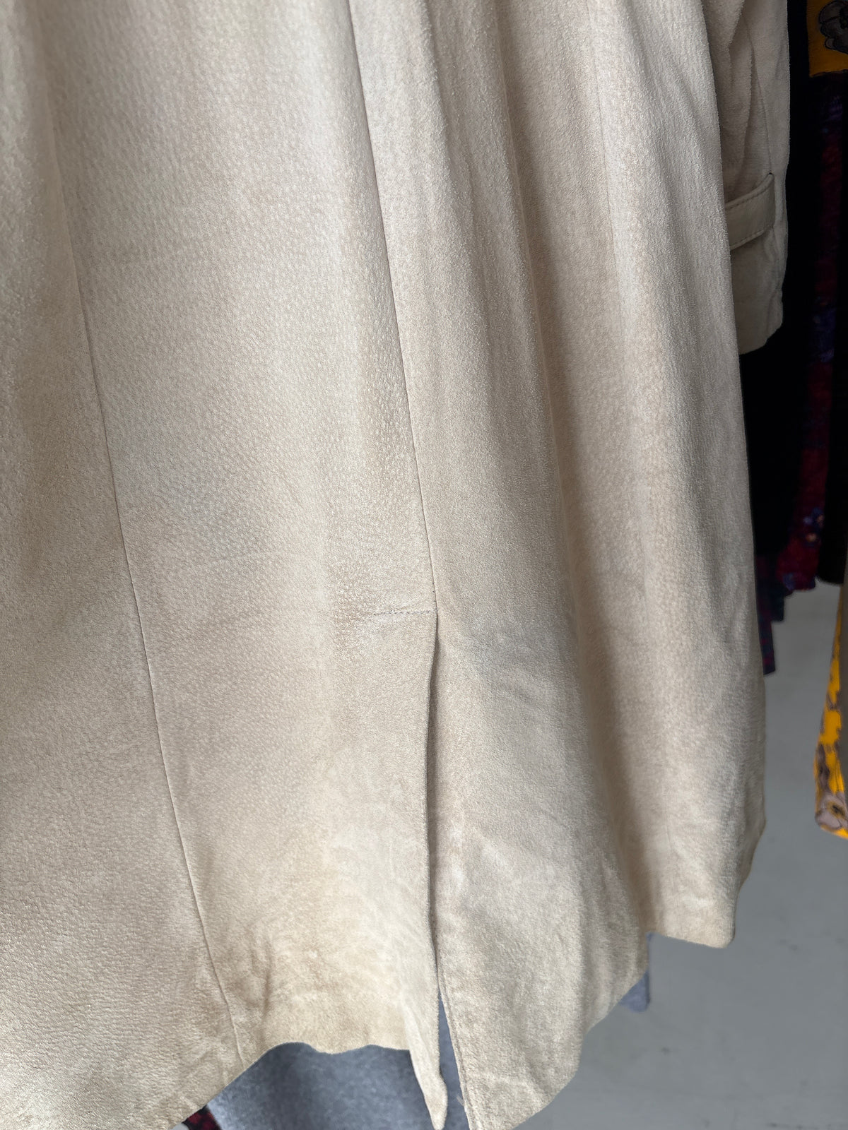 Trench off white din piele naturală întoarsă cu paspoal din piele naturală și cordon