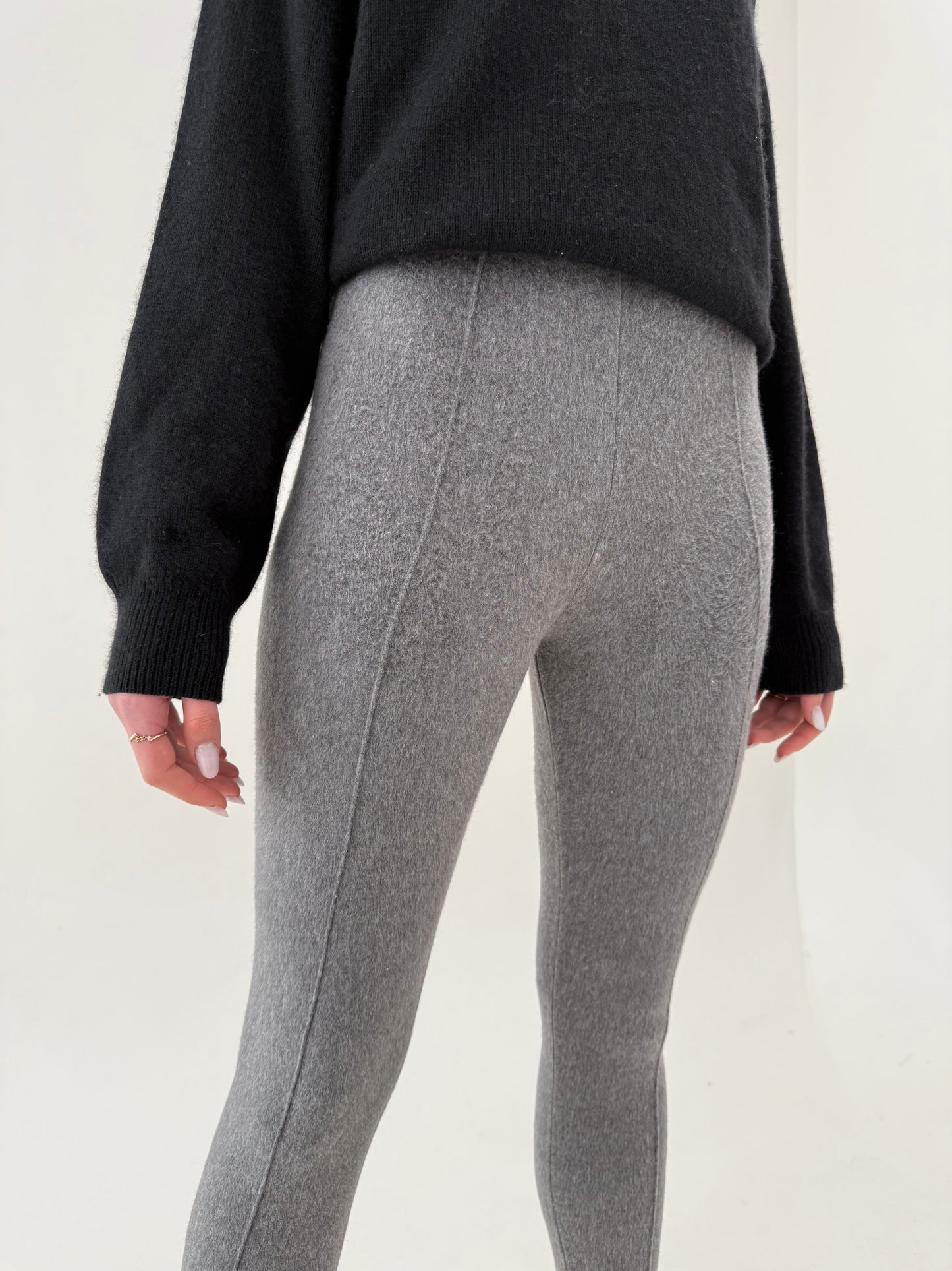 Pantaloni vintage noi cu etichetă în croi super în trend cu prindere sub talpa