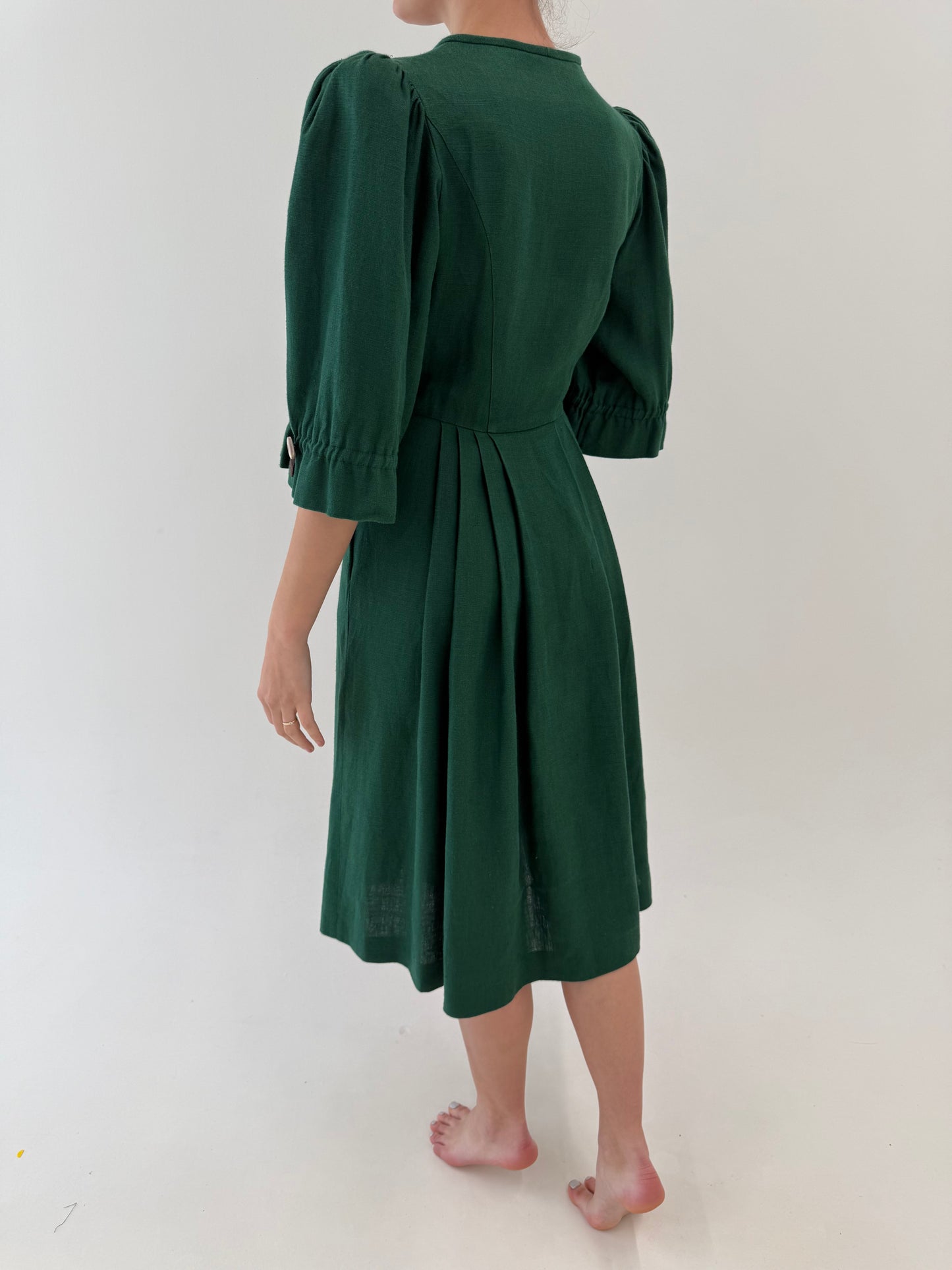 Rochie vintage din pânză grea de in cu corsaj si broderie
