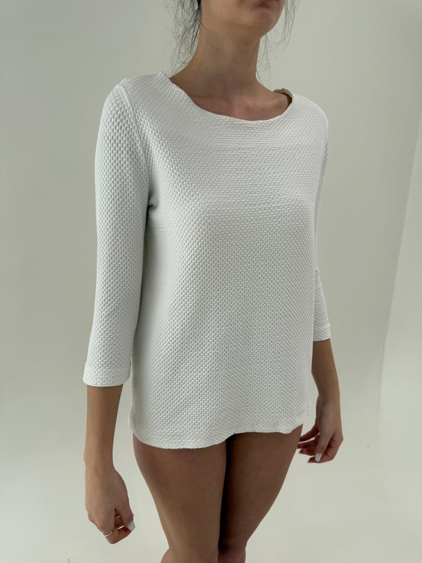 Bluză COS din seersucker de bumbac în croi minimalist