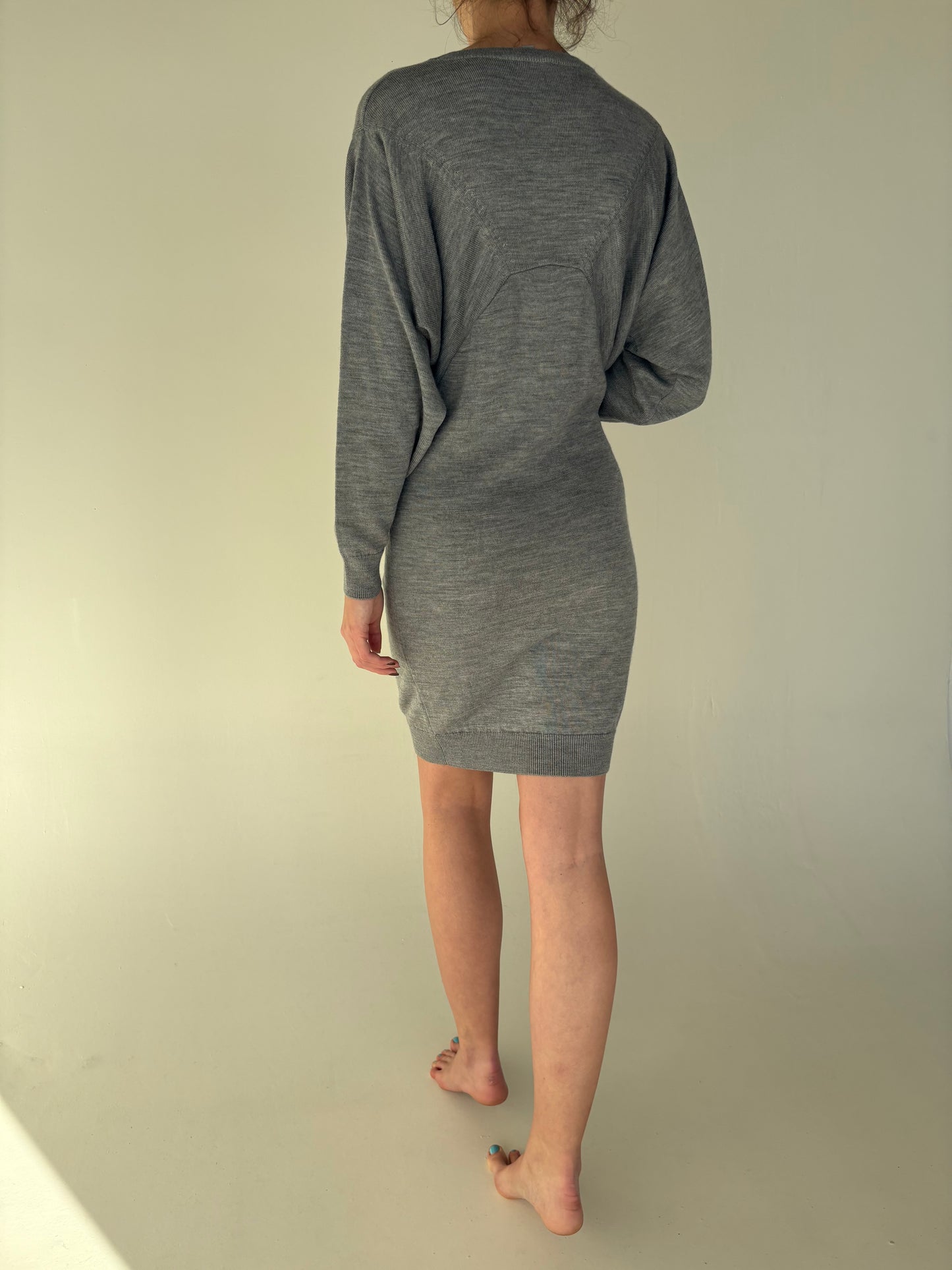 Rochie COS din lana extrafina cu mânecă tip fluture