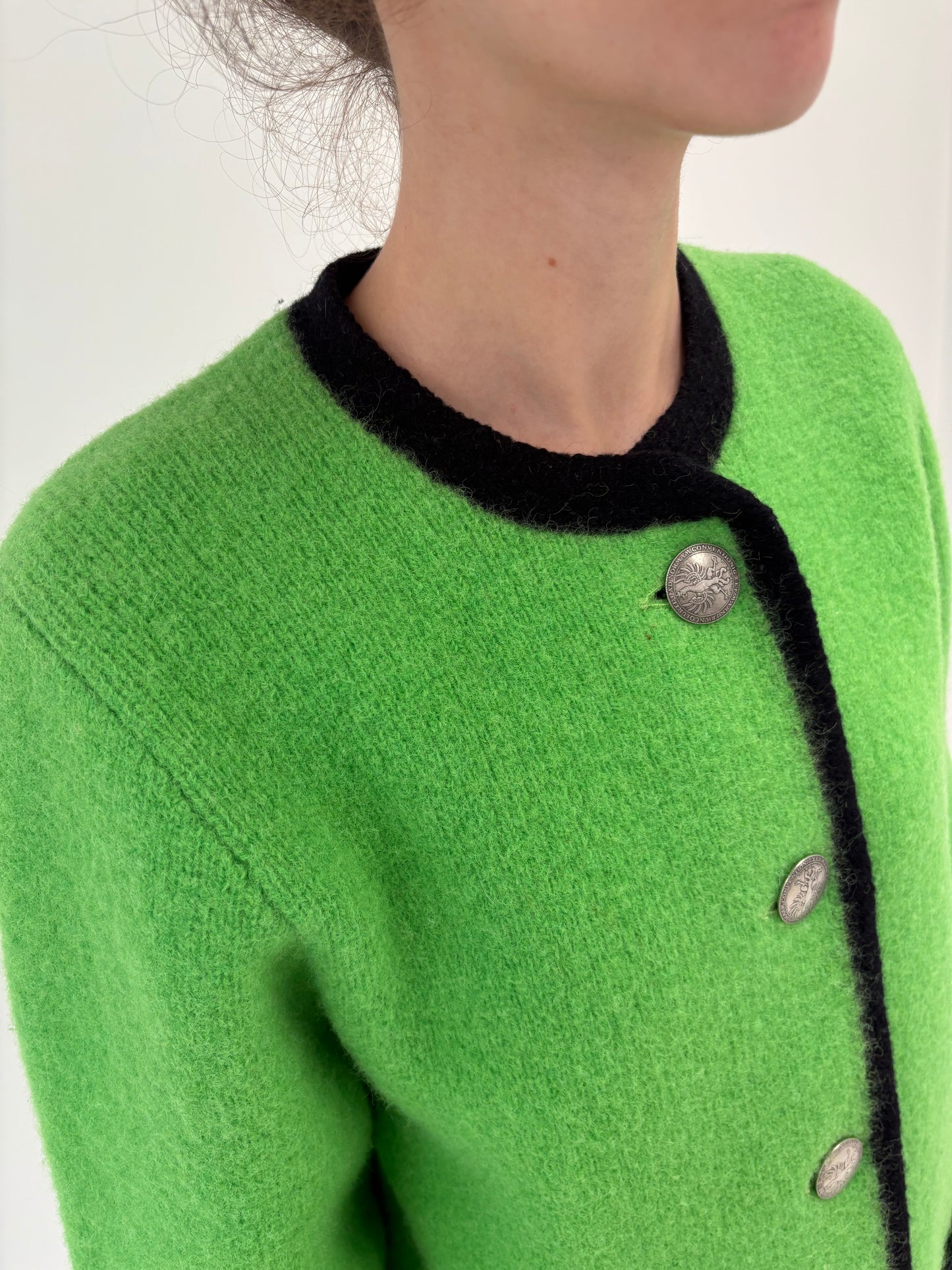 Jacheta din boiled wool gros în Culaore tare și croi minimalist