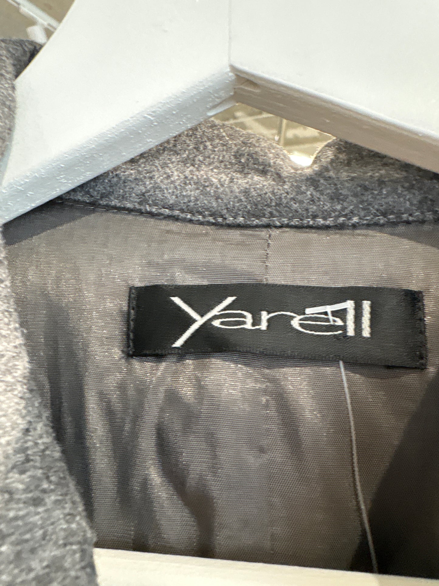 Rochie vintage anii 90 cu design arhitectural cambrata din lana plină extrafina