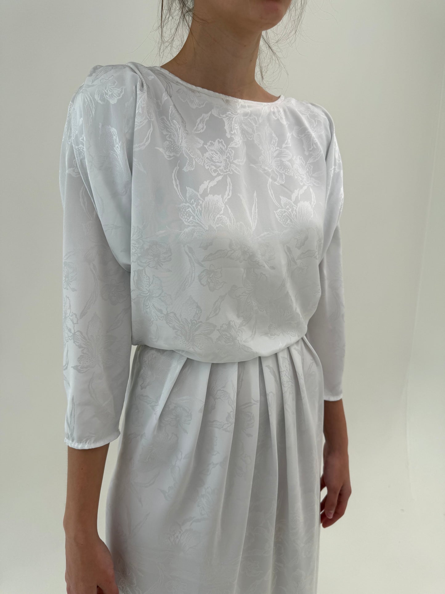 Rochie vintage cu talie ultra înaltă marcată și mânecă tip fluture cu print texturat